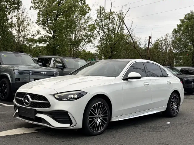 Фотография автомобиля — Mercedes-Benz C-Class