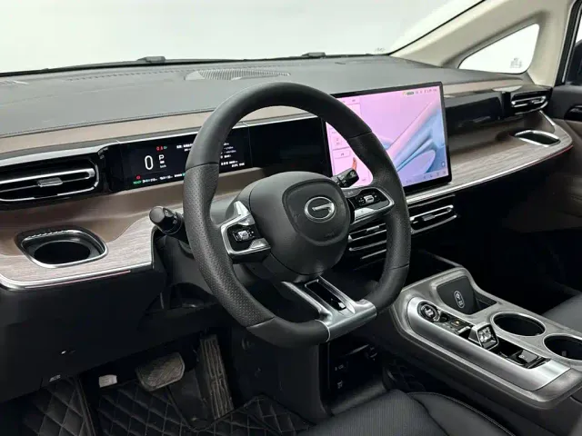 GAC Trumpchi E8 — Фото автомобиля 10
