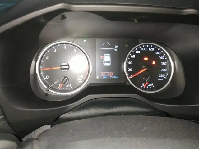 Toyota RAV4 — Фото автомобиля 14