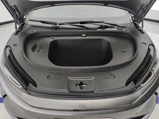 BYD Qin L — Фото автомобиля 10