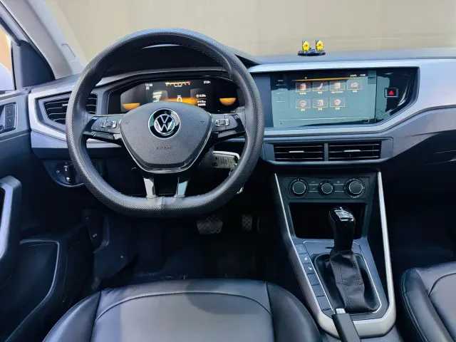 Volkswagen Polo — Фото автомобиля 12