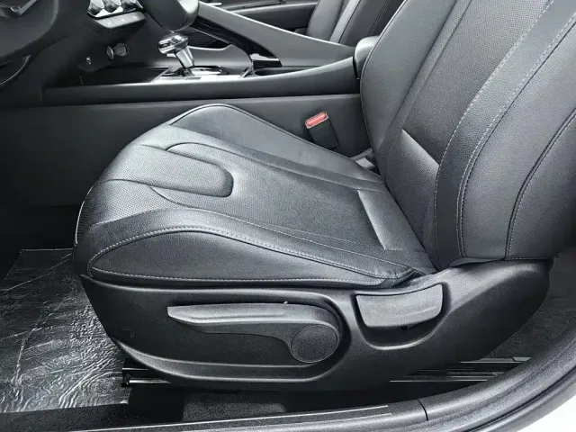 Hyundai Elantra — Фото автомобиля 20