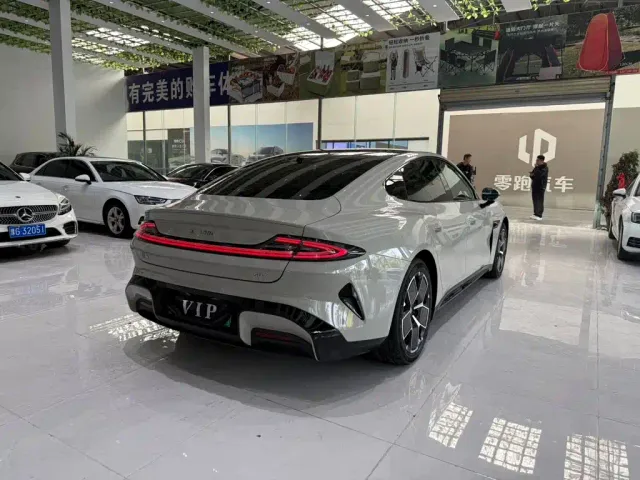 Xiaomi SU7 — Фото автомобиля 9