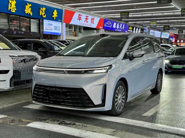 Фотография автомобиля — GAC Trumpchi E8