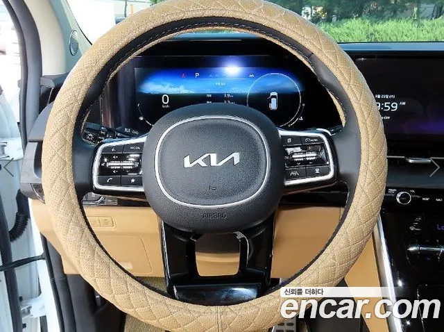 Kia Canival — Фото автомобиля 9