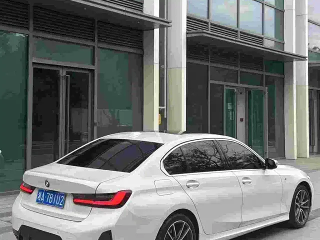 BMW 3 Series — Фото автомобиля 3