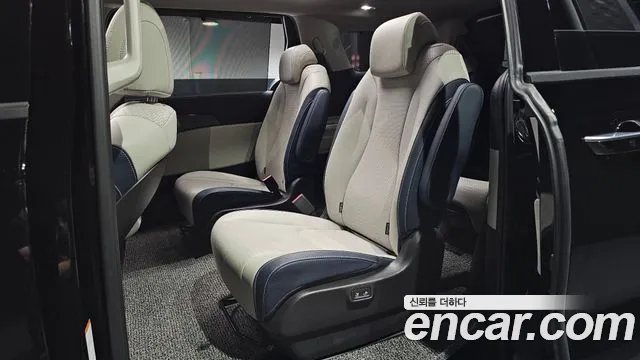 Kia Carnival — Фото автомобиля 16