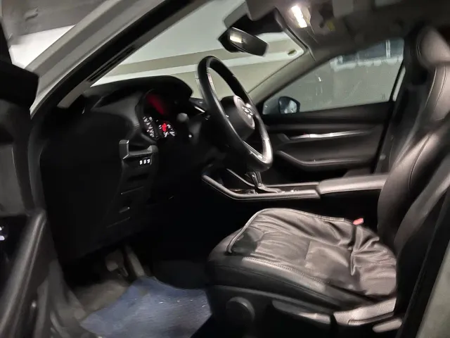 Mazda Axela — Фото автомобиля 4
