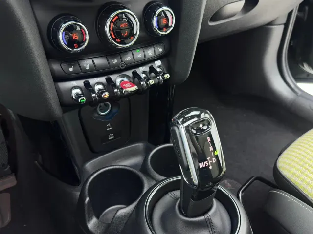 MINI Hatch — Фото автомобиля 22