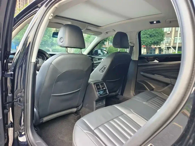 Volkswagen Passat — Фото автомобиля 9