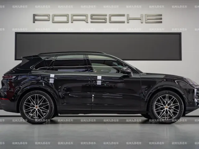 Porsche Cayenne — Фото автомобиля 4