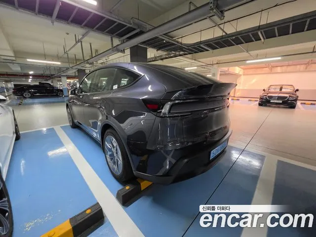 Tesla Model Y — Фото автомобиля 2