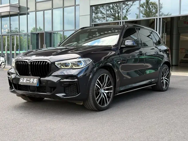 Фотография автомобиля — BMW X5