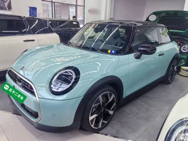 Фотография автомобиля — MINI Hatch