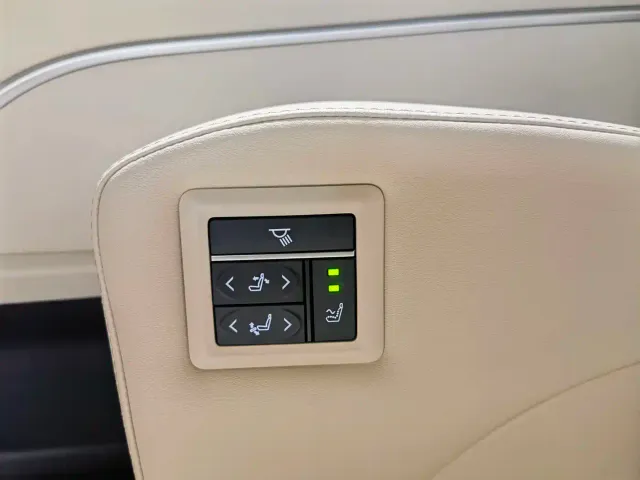 Toyota Sienna — Фото автомобиля 10