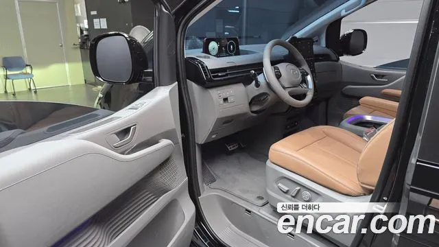 Hyundai Staria Staria 4WD Lounge 9 мест — Фото автомобиля 7
