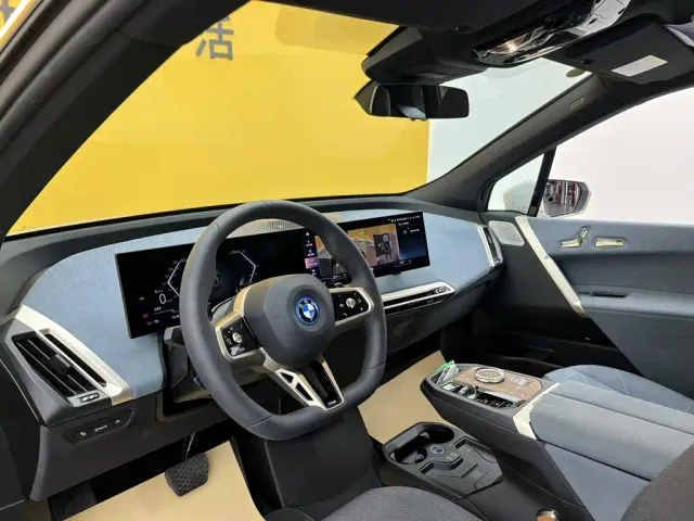 BMW iX M60 — Фото автомобиля 26