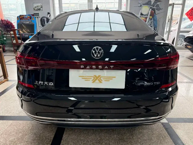 Volkswagen Passat — Фото автомобиля 4