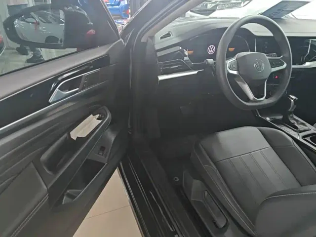 Volkswagen Passat — Фото автомобиля 15