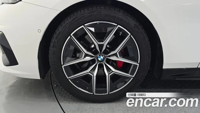 BMW 5-Series — Фото автомобиля 4