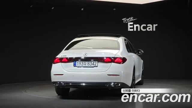 Mercedes-Benz E-Class W214 — Фото автомобиля 4