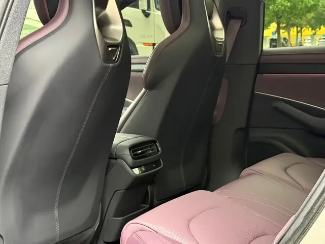 Xiaomi Auto Xiaomi SU7 2024 RWD Long Range Intelligent Driving Edition — Фото автомобиля 6