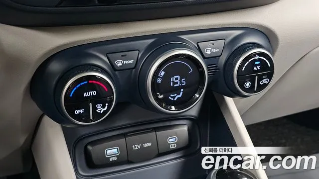 Hyundai Venue — Фото автомобиля 20