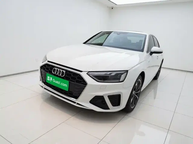 Фотография автомобиля — Audi A4L