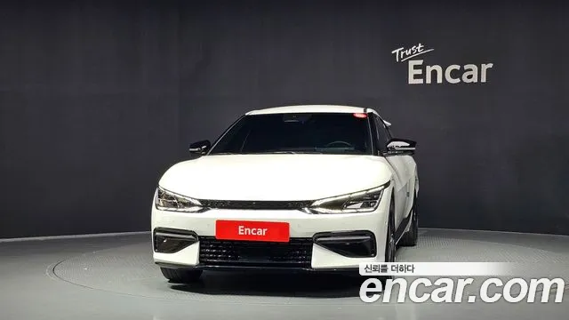 Kia EV6 — Фото автомобиля 3