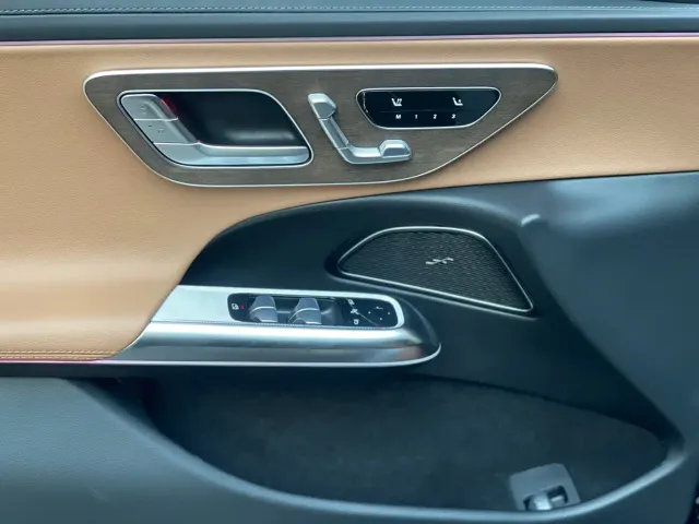 Mercedes-Benz E-Class — Фото автомобиля 5