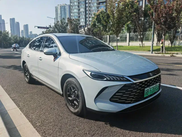BYD Qin PLUS — Фото автомобиля 3
