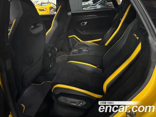 Lamborghini Urus — Фото автомобиля 12