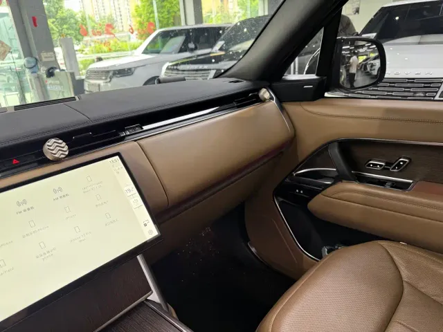 Land Rover Range Rover — Фото автомобиля 14