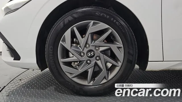 Hyundai Avante CN7 — Фото автомобиля 5