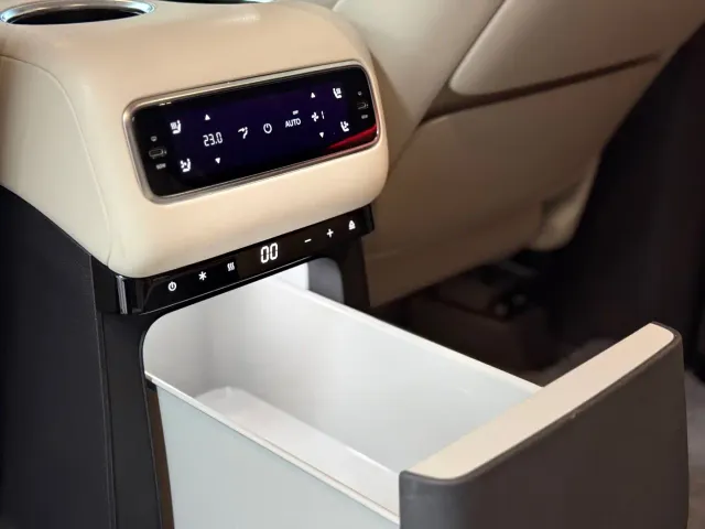 Li Auto MEGA — Фото автомобиля 9