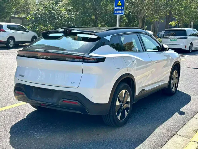 Dongfeng Fengshen L7 — Фото автомобиля 7