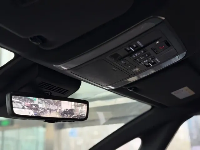 Toyota Alphard — Фото автомобиля 13