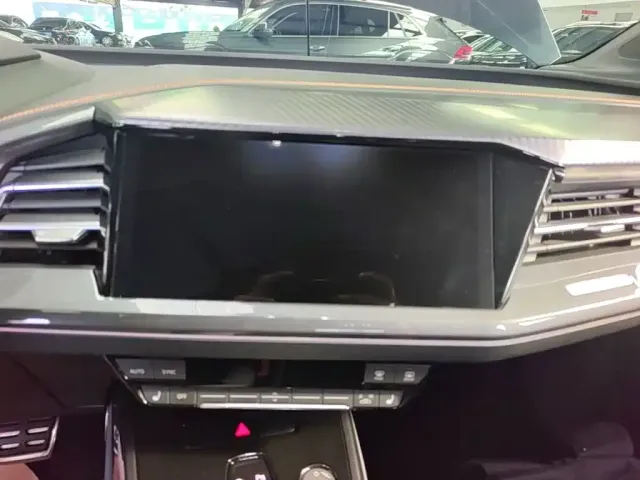 Audi Q4 e-tron — Фото автомобиля 12