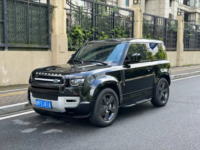 Фотография автомобиля — Land Rover Defender