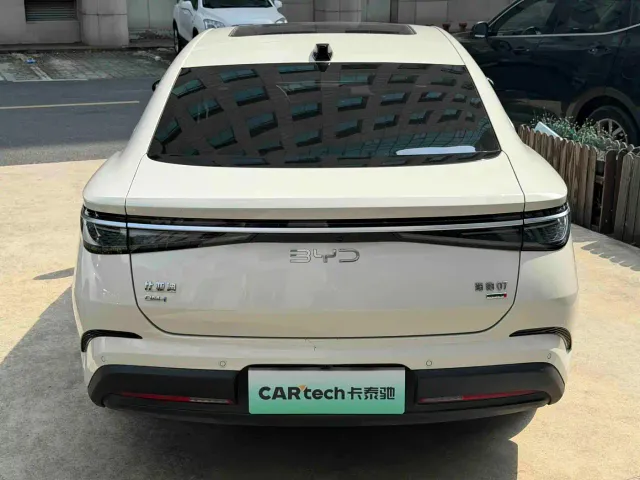 BYD Seal 07 DM-i — Фото автомобиля 4