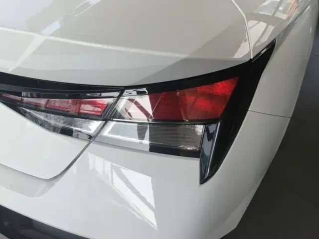 Hyundai Elantra — Фото автомобиля 7