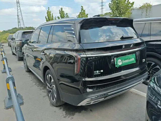 Hongqi HS7 PHEV — Фото автомобиля 4