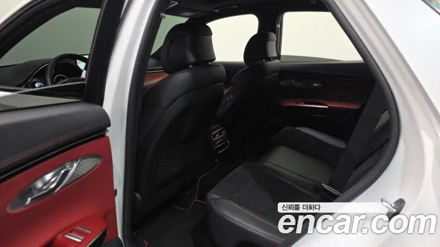 Genesis GV70 — Фото автомобиля 25