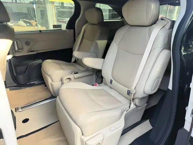 Toyota Granvia — Фото автомобиля 16
