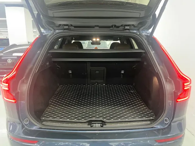 Volvo XC60 — Фото автомобиля 15
