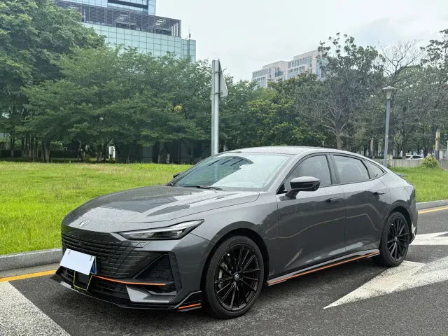 Фотография автомобиля — Changan UNI-V