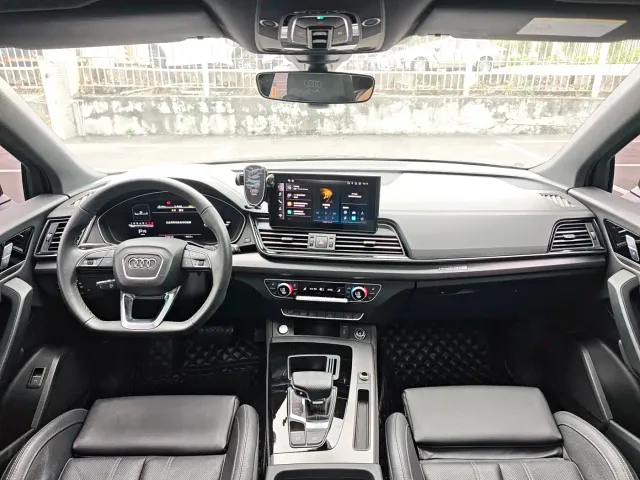 Audi Q5L — Фото автомобиля 11