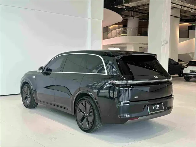 Li Auto L8 — Фото автомобиля 8