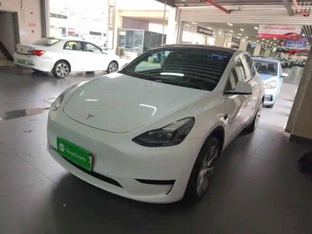Фотография автомобиля — Tesla Model Y
