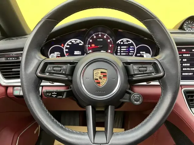 Porsche Panamera — Фото автомобиля 30